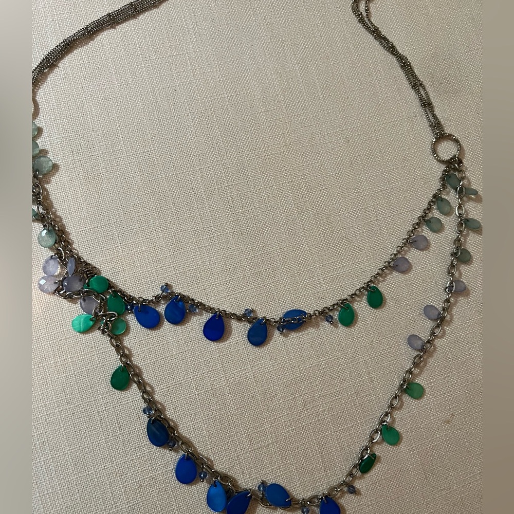 💍 NWOT Elegant Multi-Color Teardrop Necklace
